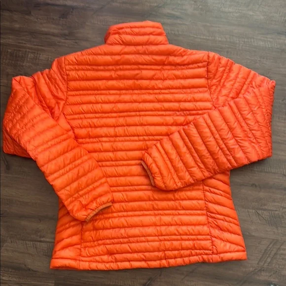 Patagonia women’s Orange micro puffer packable Jacket size medium - Picture 6 of 9